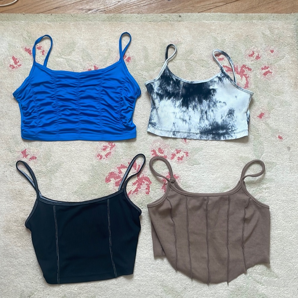 SHEIN bundle. 4 crop tops all size medium